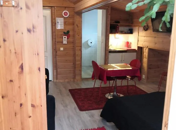 Mansikka Bed & Breakfast 3*