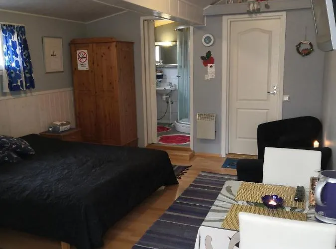 Mansikka Bed & Breakfast 3*